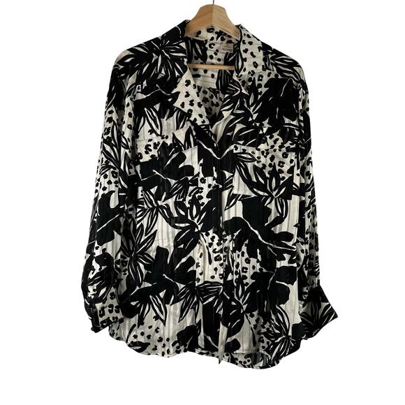 Silk Black and White Monochromatic Floral Botton Up Blouse Womens Size 6 Flowy - Picture 1 of 16
